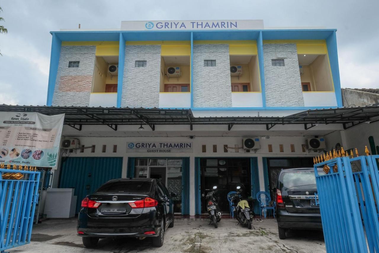 Reddoorz Syariah @ Griya Thamrin Manahan Solo Exterior foto