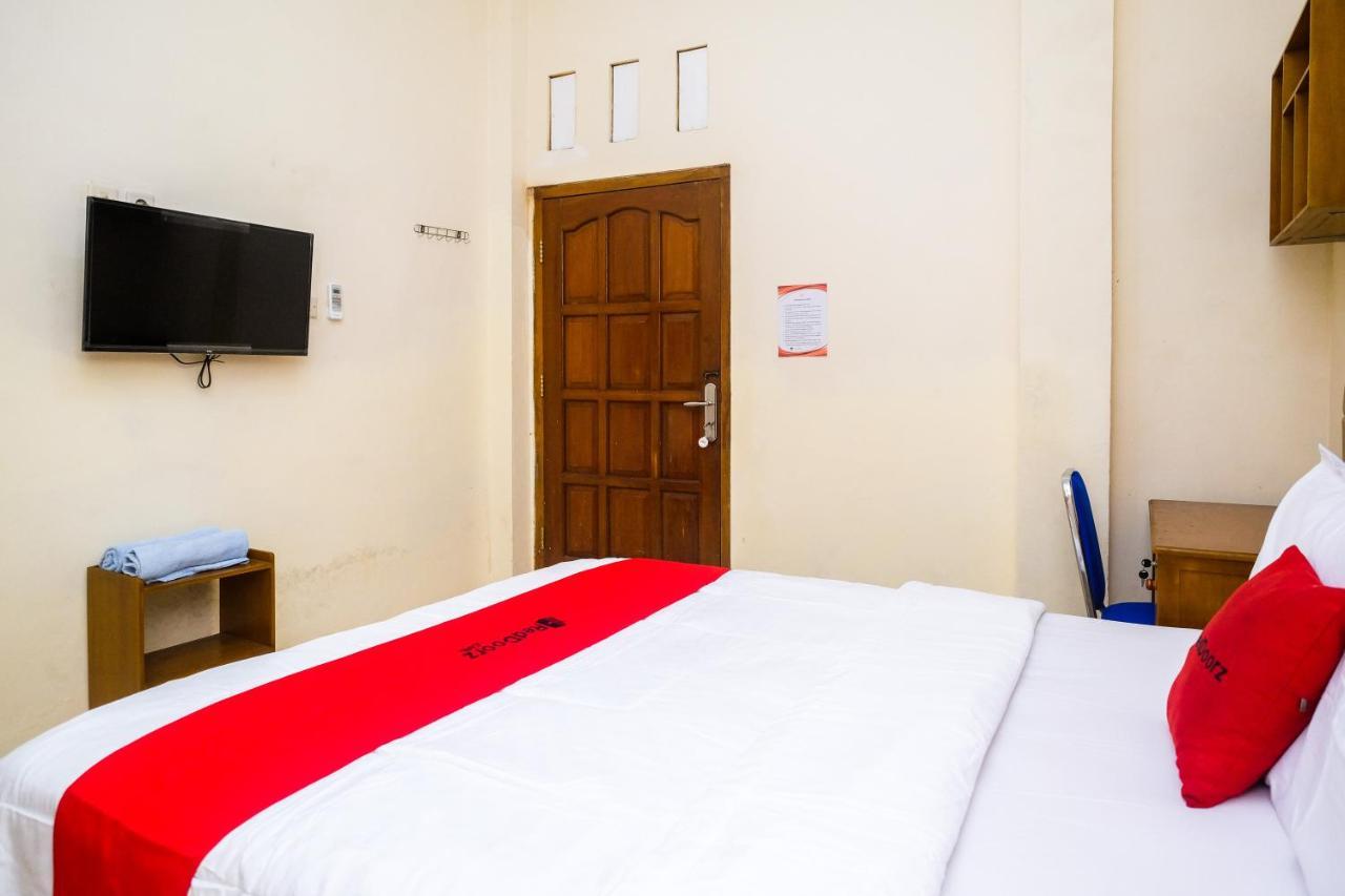 Reddoorz Syariah @ Griya Thamrin Manahan Solo Exterior foto